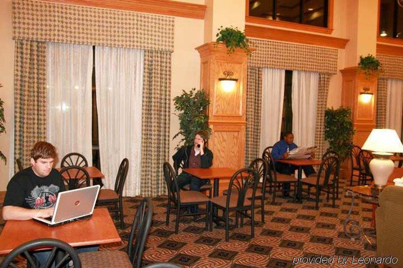 Hampton Inn & Suites Nacogdoches Restaurant photo